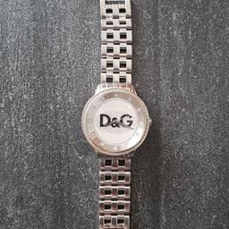 Verkaufe schöne Unisex Uhr von D&G.
ist ein Orginal!
gebrauchter guter Zustand
Batterie müsste lediglich gewechselt werden