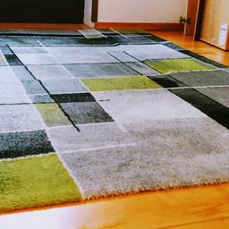 Teppich zu verkaufen.
Maße: 233 x 160 cm ( L x B)
Fixpreis € 30