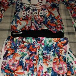 kids tracksuit size small