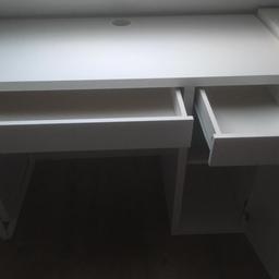 Zum Verkauf steht ein weißer Ikea Micke Schreibtisch. Er hat keine Gebrauchsspuren.
Maße: 142 x 50 x 75 cm

Keine Garantie, keine Gewährleistung, keine Rückgabe.