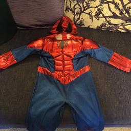Spider man costume 3-5 years old . It’s in very good condition. Wear once still has the light on.