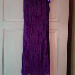 Size M. Purple flapper dress wirh zip up back and sequined straps