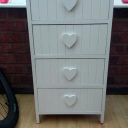 Lovely bedroom unit in good condition