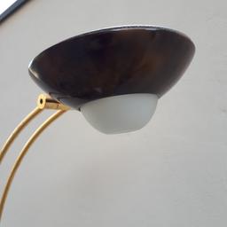 Lampada pieghevole con piantana.
Monta lampadina alogena on regolatore.
Altezza totale 182 cm, piegata 128 cm, braccio 55 cm. Prezzo trattabile