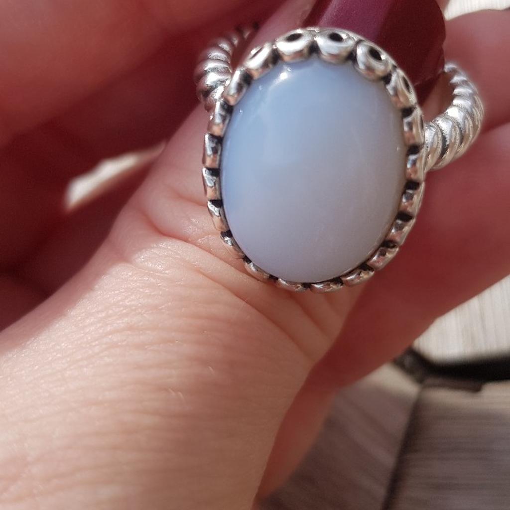 Pandora deals chalcedony ring