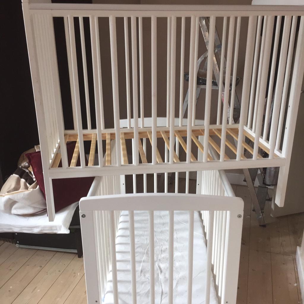 2 space saver cots in white in M7 Salford für 20,00 £ zum Verkauf
