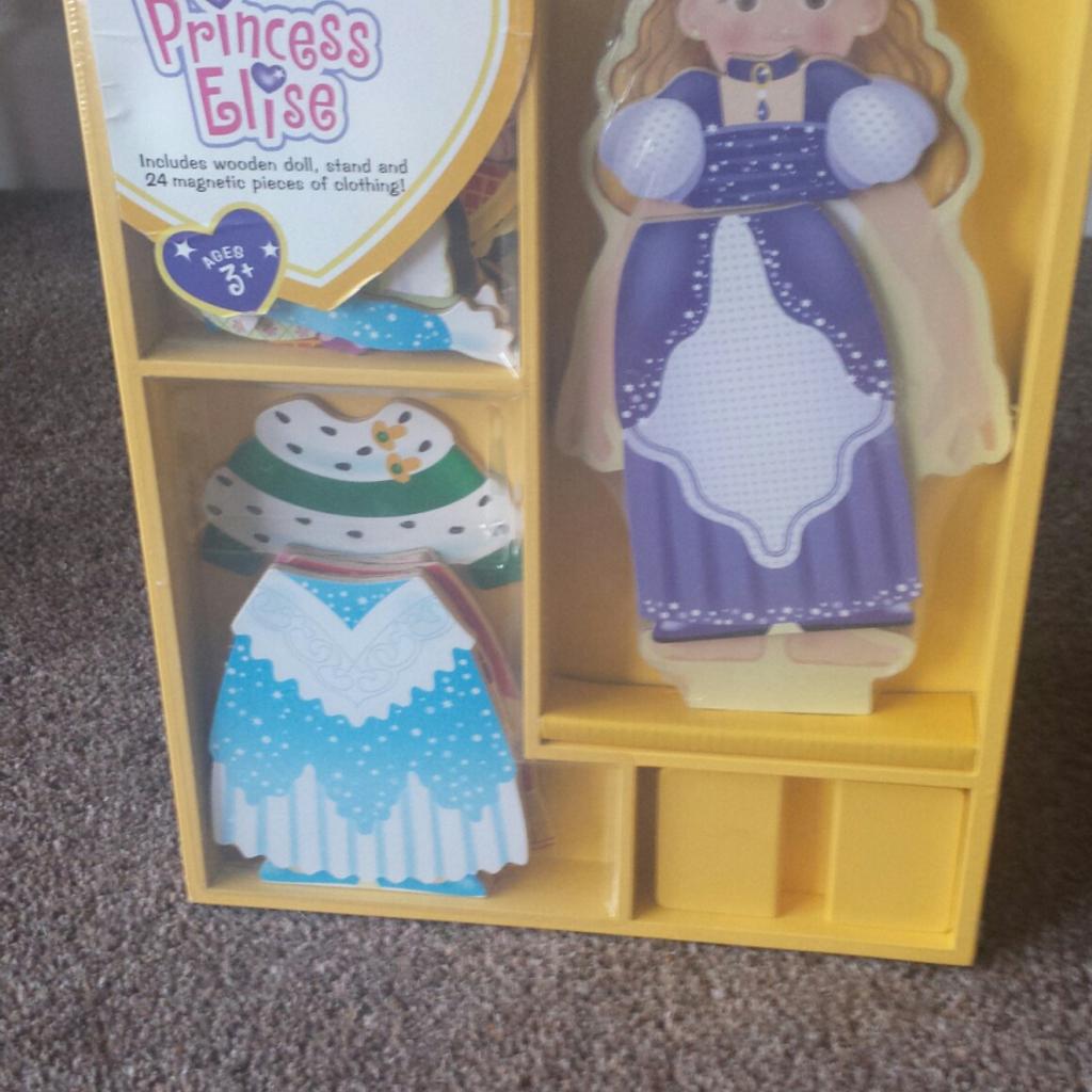 Melissa & Doug Dress up in PR5 Ribble für £ 4,00 zum Verkauf