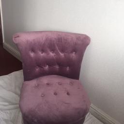 Light purple velvet chair very good condition