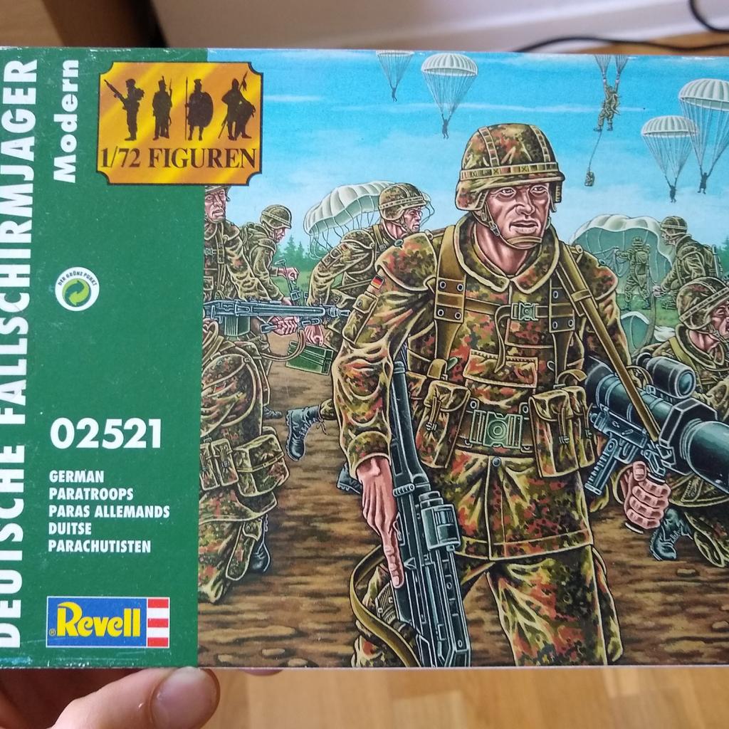 Revell 1/72 Modern German Paratroopers Model in E2 London für 5,00 ...