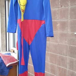 vendo costume superman taglia 5/6 completo di cinta e mantello. consegna a mano magliana
