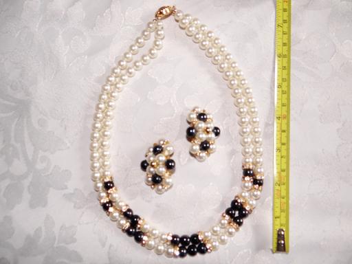 Buy & Sell Barnet Edgware - Barnet - Photos for Costume Jew. Pearl Necklace + Ear Clips Set