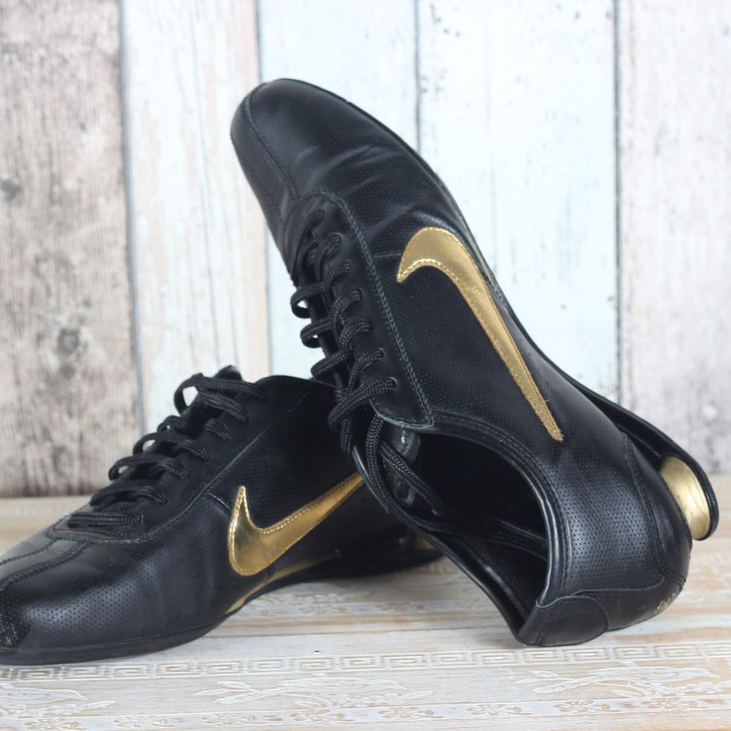 Nike Shox Rivalry Schwarz/Gold Schuhe 63477 für € 80,00 zum Verkauf | Shpock AT