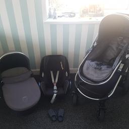 icandy travel system 

include CabrioFix MaxiCosi Carseat, CarryCot, Seat Unit, Raincover, & MaxiCosi CabrioFix Carseat Adapters.

All has been stripped and fullt washed in non bio.

clean and ready to go. 
pushes beautifully, on rough terrain, greay up kirbs etc.

collection in whitehawk.