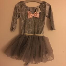 H&M mouse tutu with tail. 
Size 2-4 only worn a handful of times.
Like new