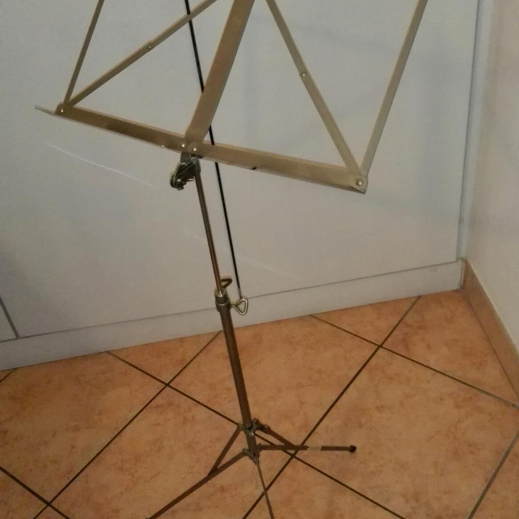 LEGGIO MUSICALE IN ACCIAIO in 00115 Guidonia Montecelio für 10,00 € zum