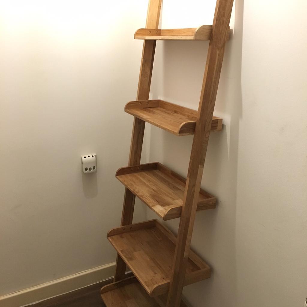 Futon Company Oak Wood Leaning Ladder Shelves in SW16 Wandsworth für £