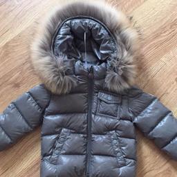 Hi here is my little boys moncler 12-18 months coat, the coat is in excellent condition the fair is really puffed up, the only reason its for sale is hes simply out grew it i am using the money to fund a knew coat.
