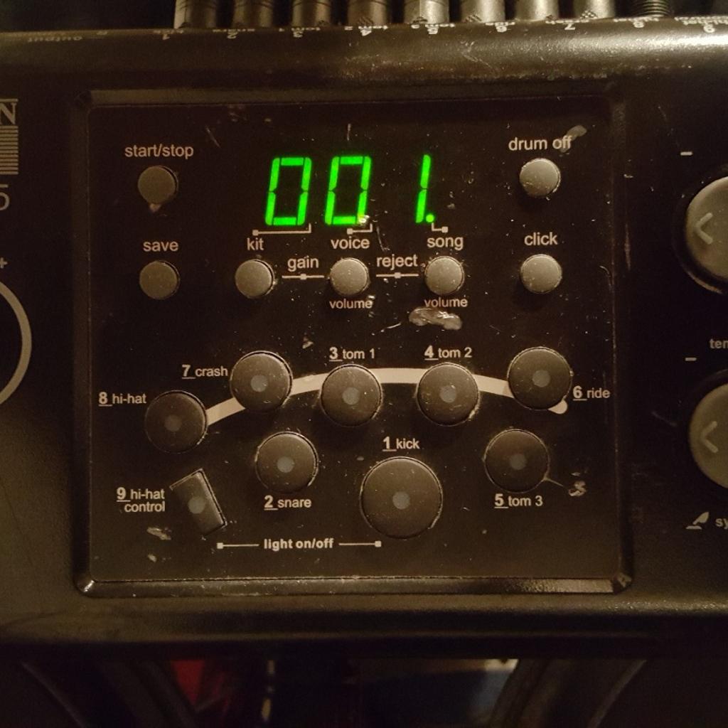 Session Pro DD505 electronic drumkit in CR4 Merton für 60,00 £ zum