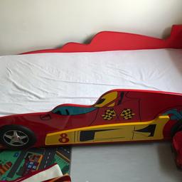 Hiermit biete ich ein Super Auto Kinderbett ohne Matratze. Lattenrost ist dabei. Bei Fragen gerne