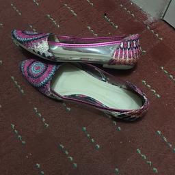 Ladies shoes size 5 very good condition