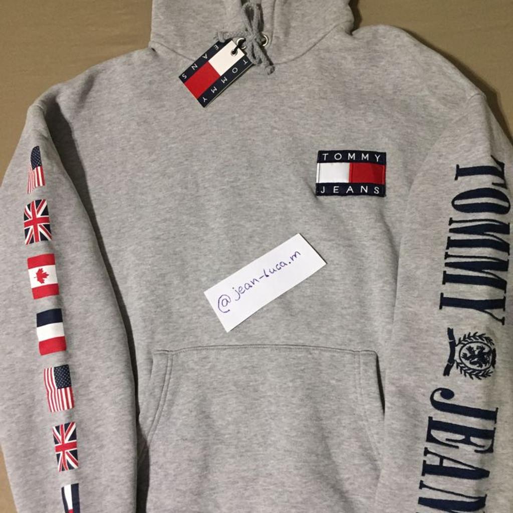 Tommy jeans 90s capsule hotsell flag hoodie