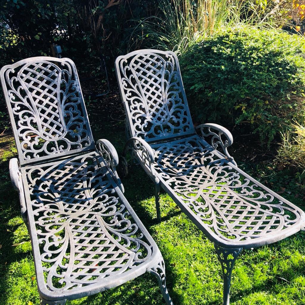 Cast iron sun store loungers