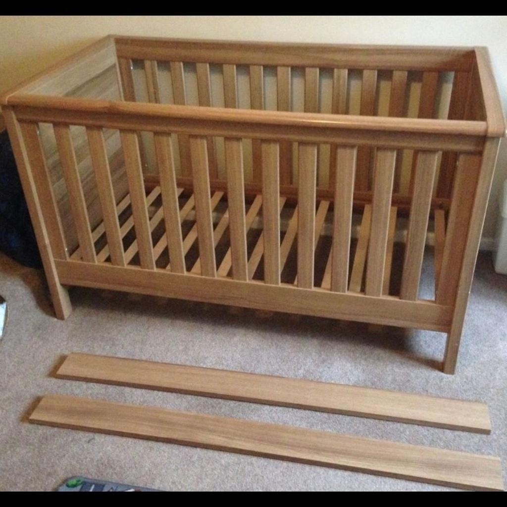 Mamas and papas store manhattan cot bed