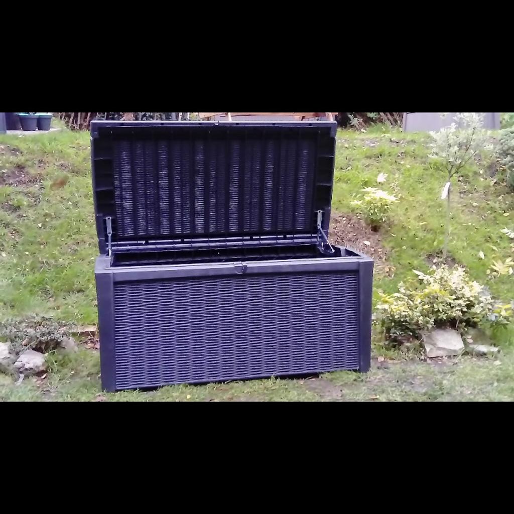 Keter ratan effect plastic garden storage box in WS2 Walsall for £50.00