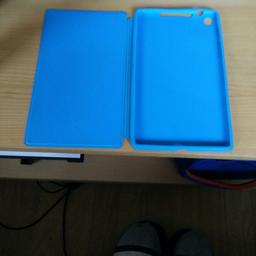Hi I'm selling this Asus tablet rubber case like new.