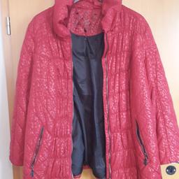schöne rote Jacke aus einem rauchfreien Haushalt. Die Jacke ist in einem guten Zustand und selten getragen. Gr. 58/60
