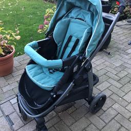 Compact frame easy storage. Suitable from birth to approx. 3 years ( 0-15kg ). Forward or rear facing with three position seat back recline to full lie flat. In a very good condition, clean. Footmuff, large shopping basket, cup holders, buggy clips.