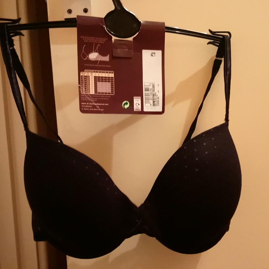 Boux Avenue 32D Black Bra with black spots in Wolverhampton für 6,00