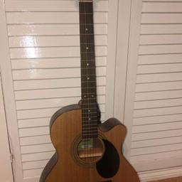 Jasmine S34C Accoustic Guitar.
Barely used.
Perfect condition.
‘Best beginner guitar’.
Free guitar strap included.
Collection Only.