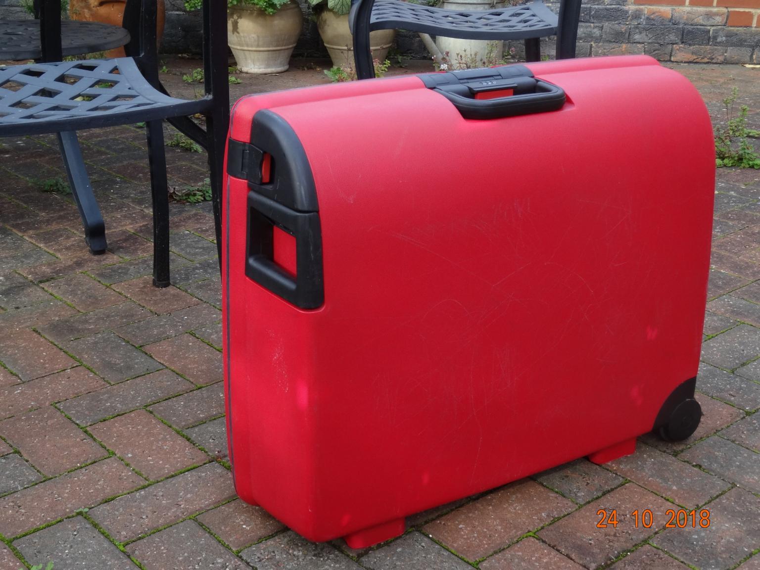 Carlton "Airtec" suitcase. in PE1 Peterborough for £20.00 for sale Shpock