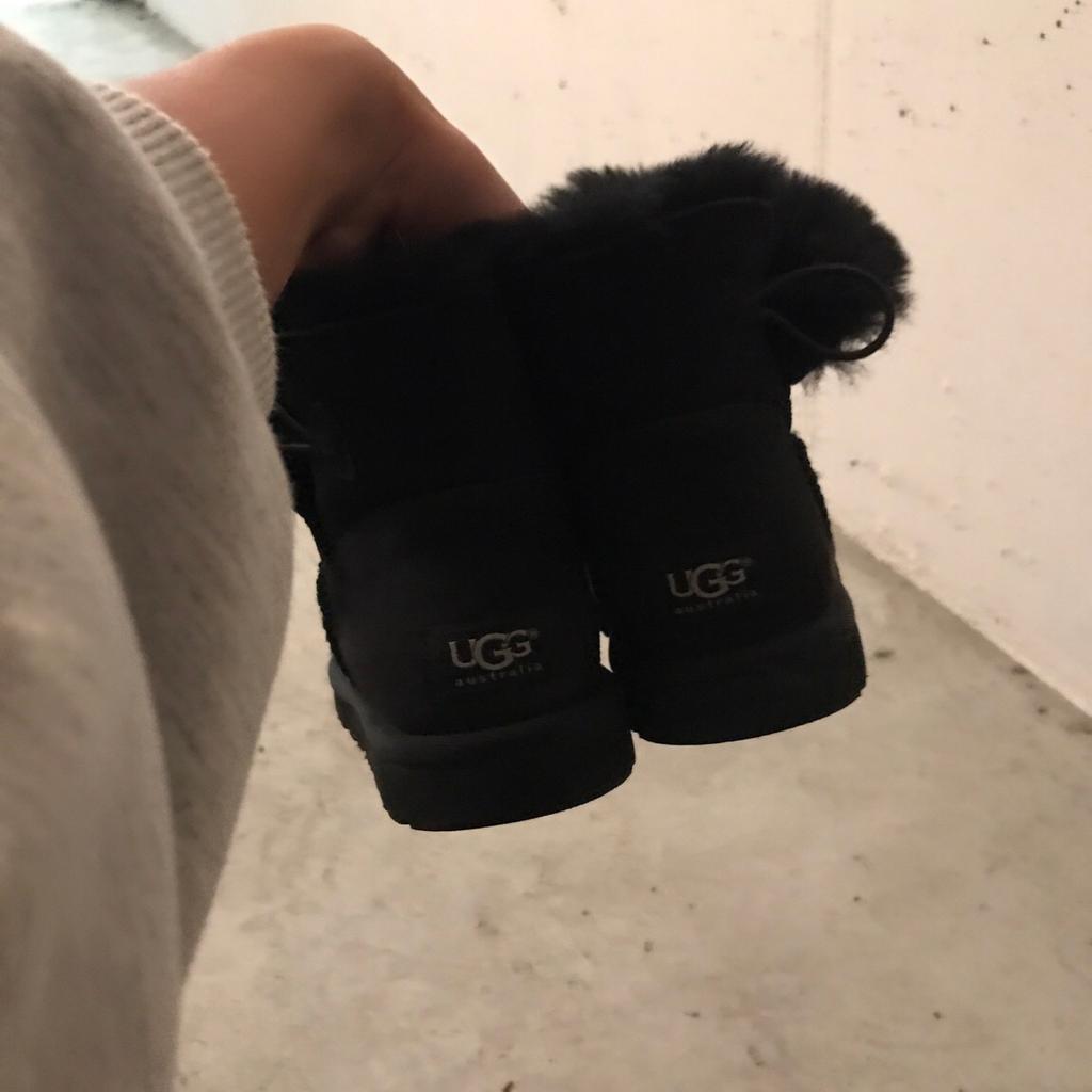 Ugg on sale con bottone