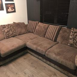 Pillow back design sofa. Brown in colour. Had for less than 3 years. In very good condition. Quick sale. Bought for £1400.

For collection only. Comes in 2 parts.