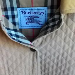 vendo giacca trapuntina vellutata burberry originale taglia 44 colore beige ottimo stato solo da far rinfrescare in tintoria ritiro in zona