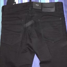 Dsquared2 jeans säljes

För små , fick i present

Strl 44

Går å byta mot annat märke , annars säljs de för 1000 (startbud)
