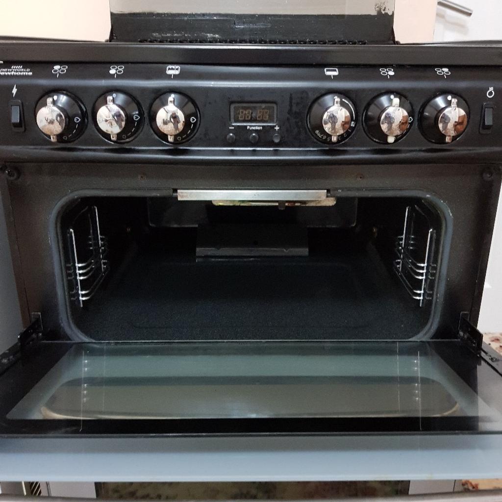 NEW WORLD Gas cooker with Grill and Oven in PR1 Preston for £125.00 for