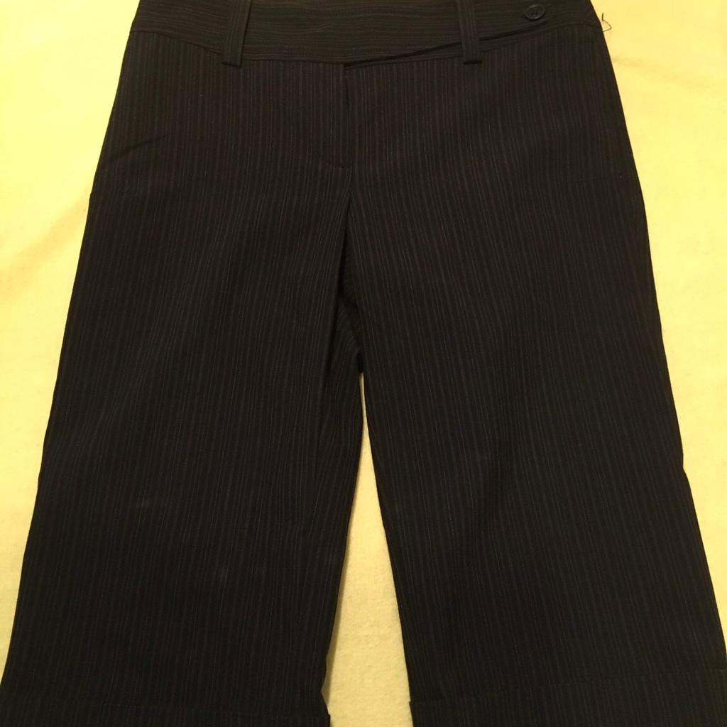 Pantalone donna in cotone, vestibilita slim taglia 38/40, colore nero. Euro 10. Possibile spedizione.