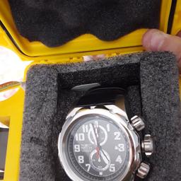 bellissimo orologio invita nuovo mai usato nella propria scatola cassa grande cinturino pelle nera ultimo prezzo poi lo tolgo
