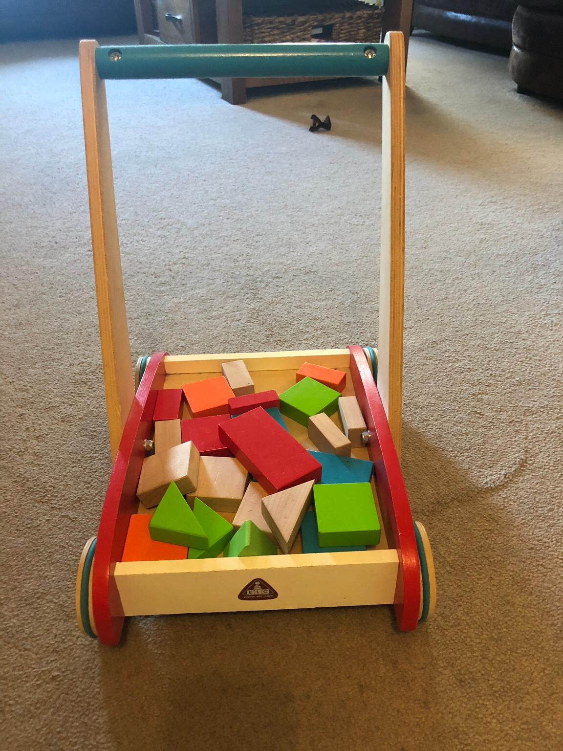 ELC wooden walker with blocks in DA14 Bexley für 3,00 £ zum Verkauf