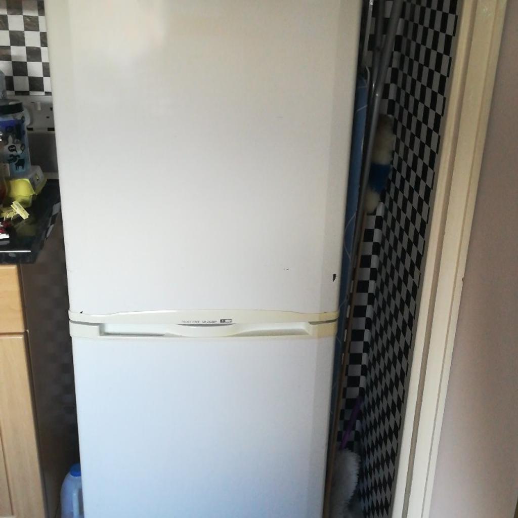 fridge freezer in PE27 Huntingdonshire für 20,00 £ zum Verkauf Shpock DE