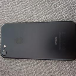 Verkaufe meinen iPhone 7 in Schwarz Matt
Keine Kratzer
Panzerglas ist oben und ein durchsichtiges Cover ist dabei
Offen für alle Netze