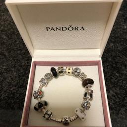 Verkaufe original Pandora Armband inkl. 13 Charms. Das Armband hat eine Länge von ca. 19 cm. Der Wert des Armband beträgt ca € 700.