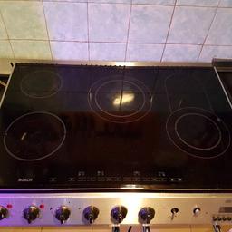 In good full working order. With a quick halogen ring, 2 adaptable rings, rings with timers and a fish kettle extended style ring. It does have a small chip in the front and small hair-like scratches, just from general use (see pictures). Only being sold as I'm replacing a separate oven, the new one comes with a hob. As I say it's in full working order and a great kitchen appliance. 805x506x34mm. You can come to view it. I can send more pictures. Hob only, the oven will be sold separately. ONO