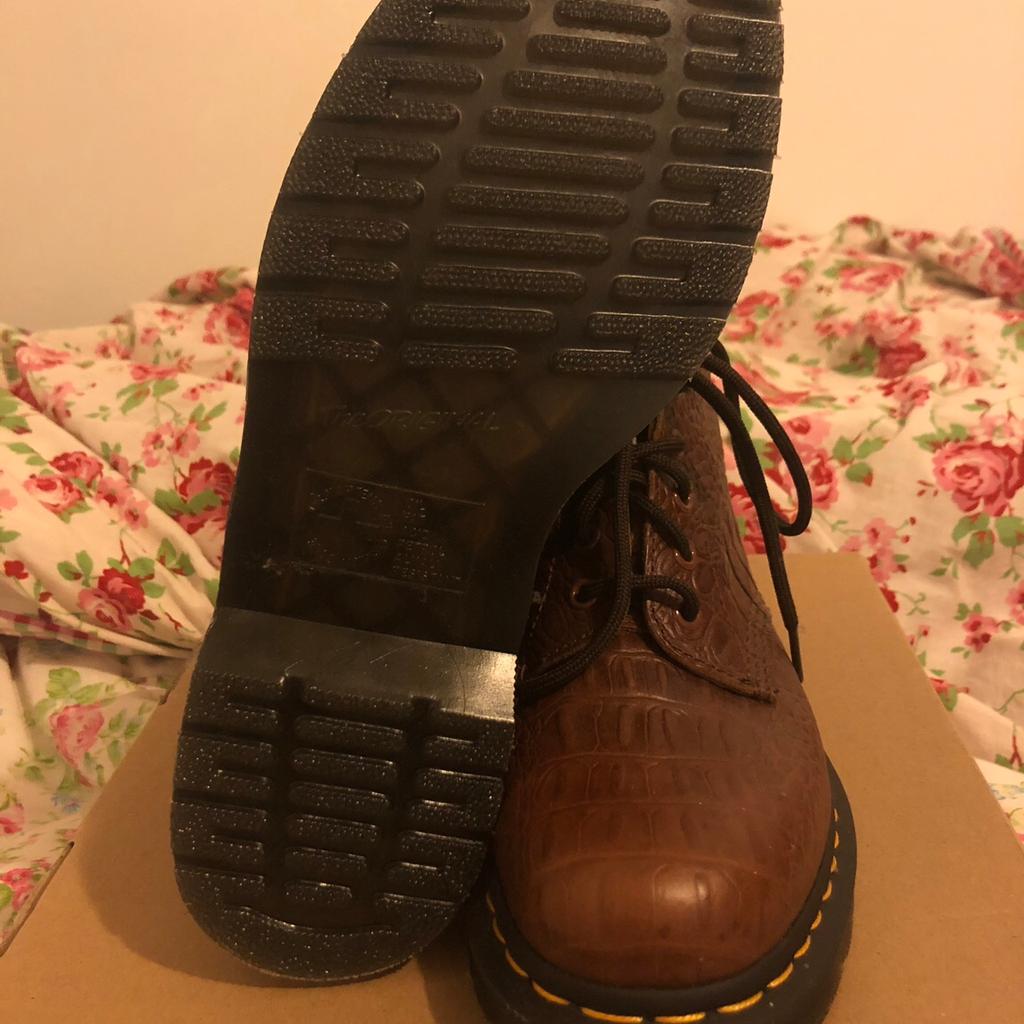 kast dichtheid transfusie Neue Dr. Martens Pascal Croco 42 in 1110 Vienna für € 115,00 zum Verkauf |  Shpock AT