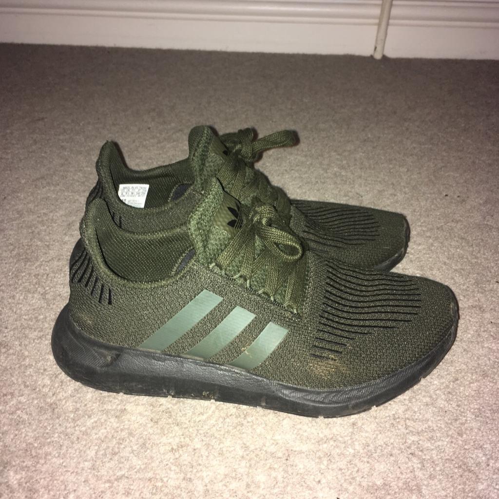 Adidas swift hotsell run khaki