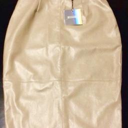 MISS GUIDED
HIGH WASTED SKIRT
MATERIAL- LEATHER
COLOUR- BEIGE
SIZE- 10
NEVER WORN STILL BRAND NEW WITH TAGS