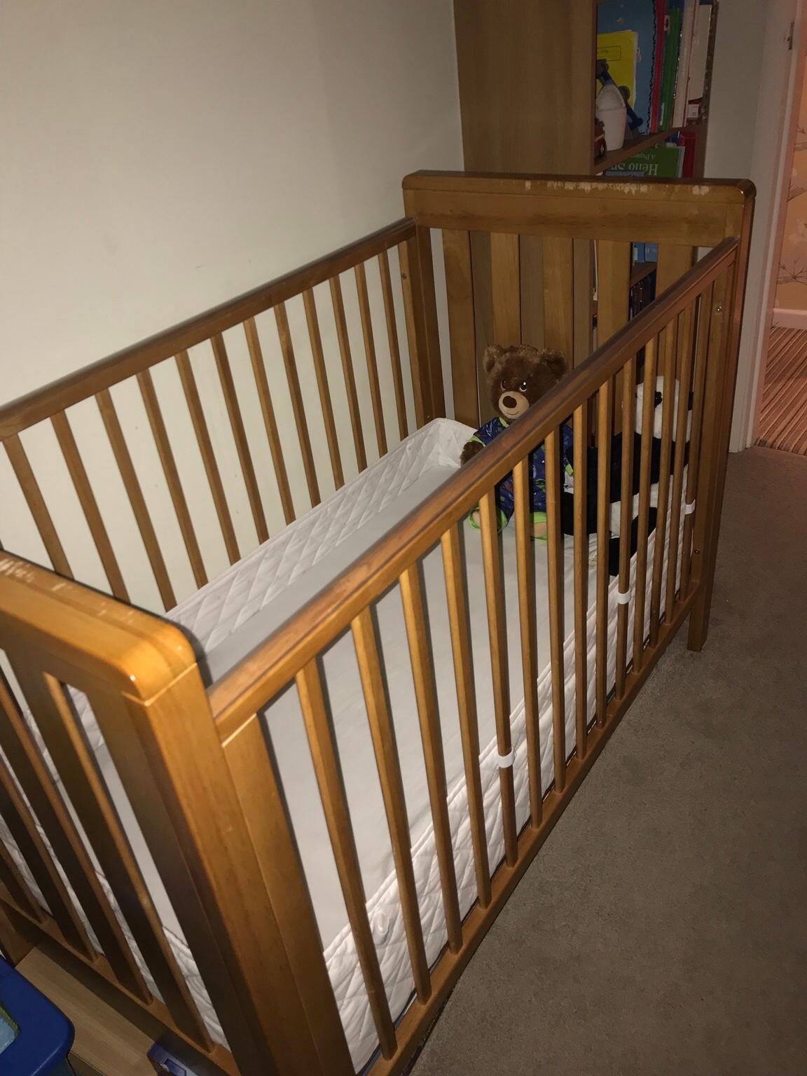 Mamas and shop papas pebble cot